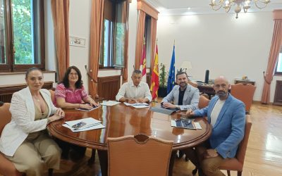 El subdelegado del Gobierno en Albacete se reúne con la Junta Directiva de ADEPRO